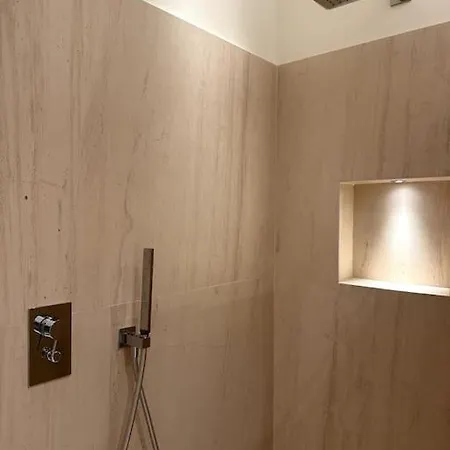 In The Heart Of Ghirlandina * 모데나