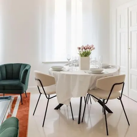 In The Heart Of Ghirlandina Apartment Modena