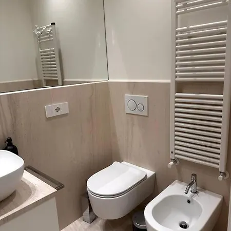 In The Heart Of Ghirlandina 아파트