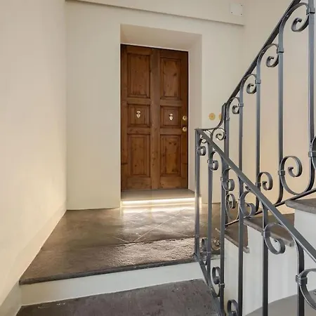 아파트 In The Heart Of Ghirlandina