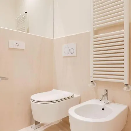 In The Heart Of Ghirlandina 아파트 *