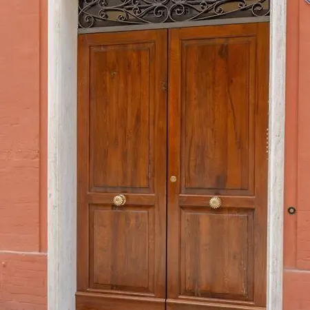 In The Heart Of Ghirlandina 아파트